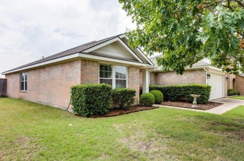 611 Oxford Dr, St Paul, TX 75098-6925