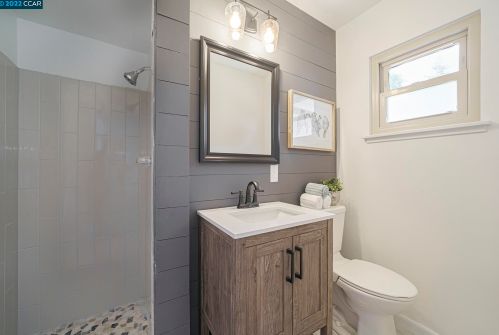 17349 Via Alamitos, San Lorenzo CA  94580-3503 exterior