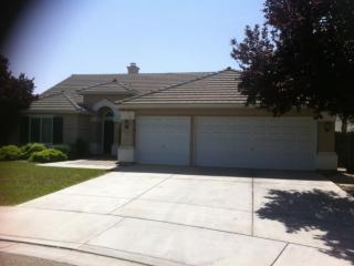 1035 Windsor Ct, Hanford CA  93230-6574 exterior