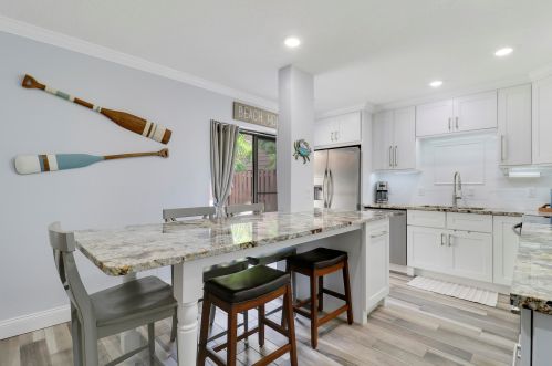 825 Center St, Jupiter FL  33458-4114 exterior