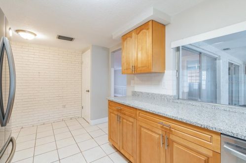 3024 Astral Ln, Tarpon Springs, FL 34691-1101