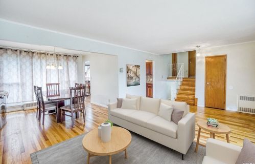 3868 Green Pl, Bethpage, NY 11714-4208