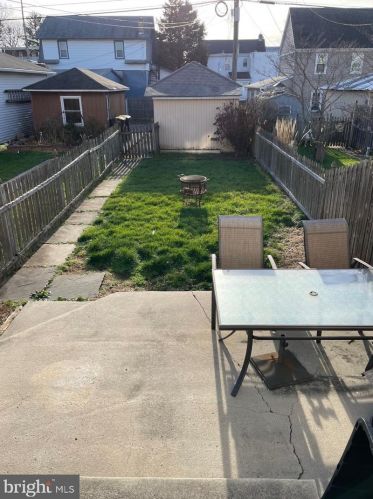 56 4th St, Lansdale, PA 19446-2602