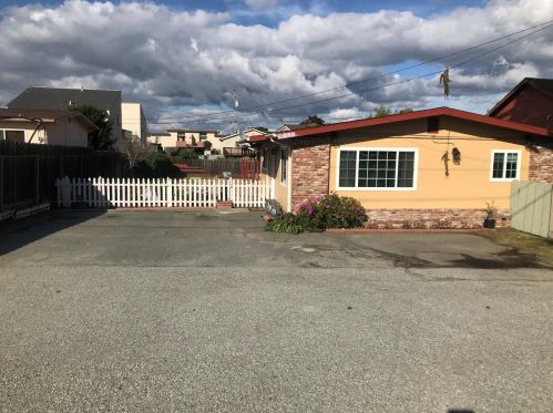 229 Hillcrest Ave, Marina CA  93933-3506 exterior