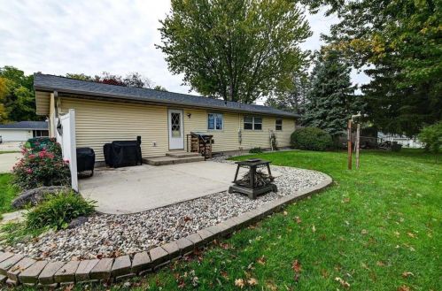 132 Cherry St, Edgerton, WI 53534-1304