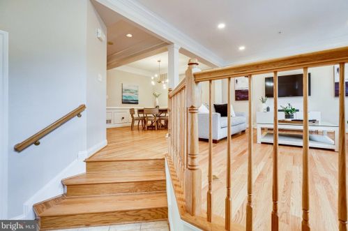 3032 Fallswood Glen Ct, Falls Church, VA 22044-2722