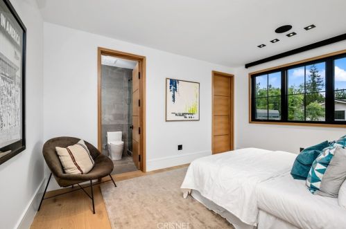 4508 Haskell Ave, Van Nuys CA  91436-3148 exterior