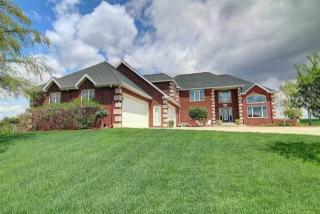 1860 Sheryl Ln, Stoughton, WI 53589-3247
