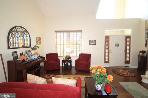 14 Chapman Ln, Bear, DE 19701-6364