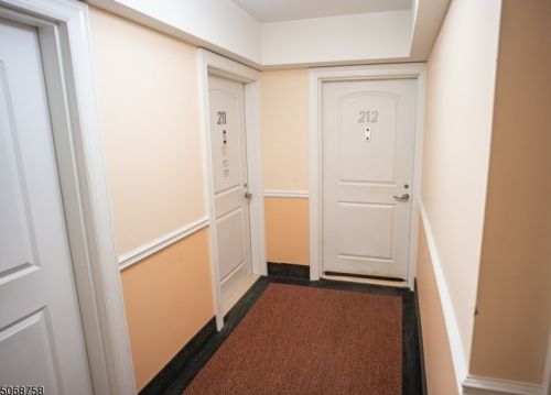70 Munn Ave, East Orange NJ  07018-4352 exterior