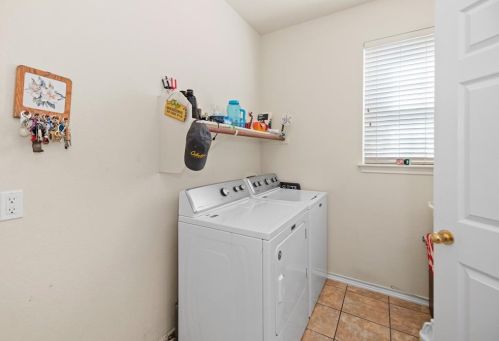 149 Pne Cv, Uhland TX  78640-5842 exterior