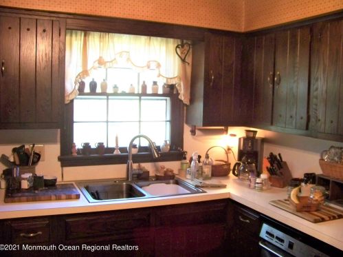 2212 Lacey Rd, Lacey NJ  08731-4316 exterior