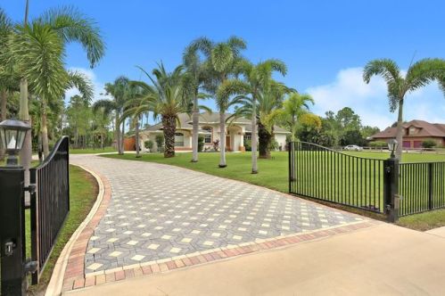 17607 Temple Blvd, Town Of Loxahatchee Groves, FL 33470-1937
