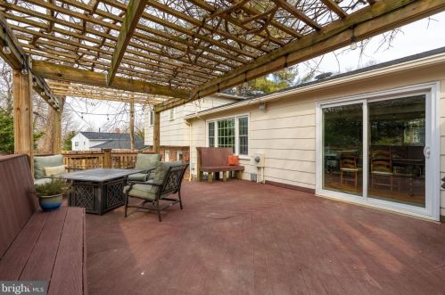 6614 Huntsman Blvd, Springfield VA 22152-2621 exterior