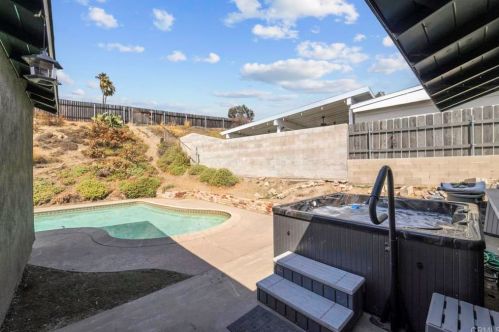 13268 Laurel St, Lakeside CA  92040-3326 exterior