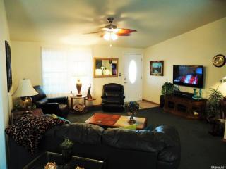 7400 Mandeville Ln, Sacramento CA  95828-4633 exterior