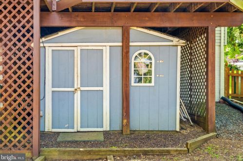 9101 Sainsbury Ct, Bristow VA  20136-1770 exterior