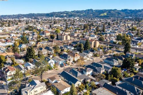 841 58th St, Oakland CA  94608-1403 exterior