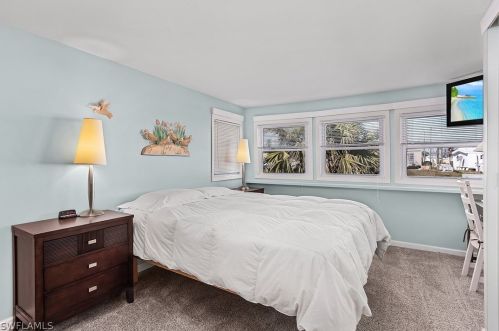 4794 Sandpiper Dr, Saint James City FL  33956-2833 exterior