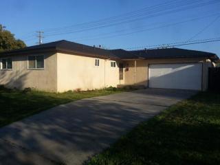 4879 Carmen Ave, Fresno, CA 93727-1822