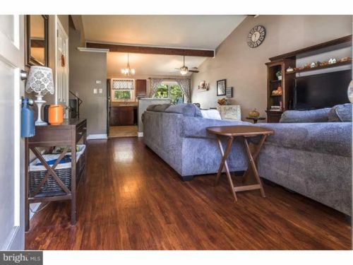 25 Timber Dr, Barrington, NJ 08007-1442
