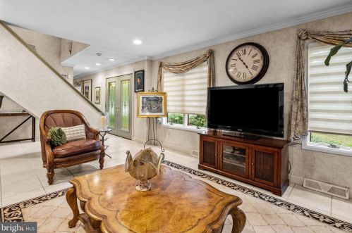 402 Ramsey Rd, Yardley PA 19067-4642 exterior