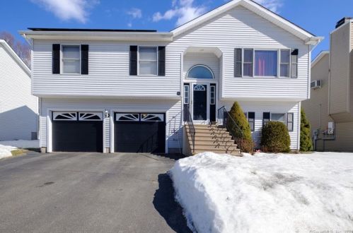 40 Laurie Pl, Waterbury, CT 06704-6102