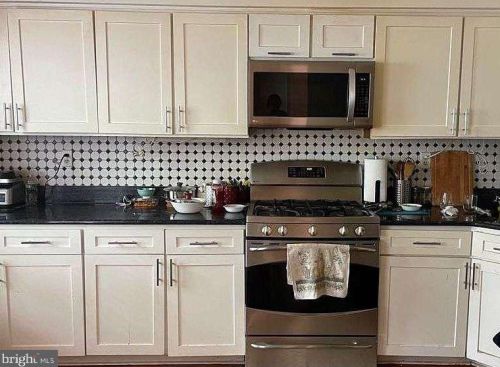 15 Colebrook Ct, Princeton NJ  08540-7050 exterior