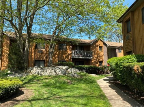 61 Riverview Dr, Bridgeport CT  06606-5940 exterior