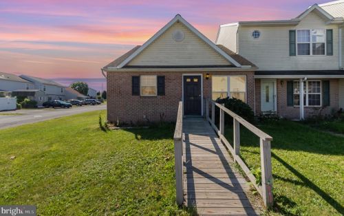 75 Southmont Dr, West Enola, PA 17025-2670