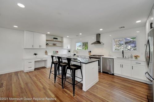 41 Hemlock St, Hazlet NJ  07730-2118 exterior