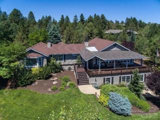 1030 Hillside Park Dr, Bend, OR 97701-6804