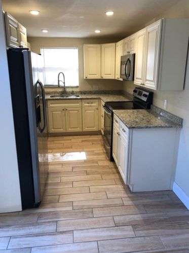 1022 8th Ave, Saint Petersburg, FL 33705-1915