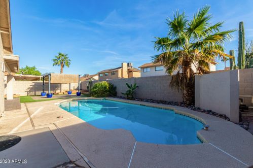 3917 Misty Willow Ln, Glendale AZ  85310-4031 exterior
