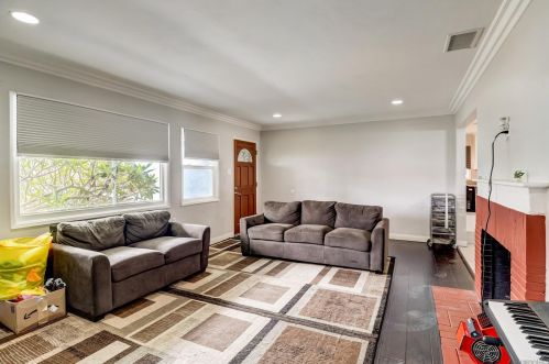 510 Moss St, Chula Vista, CA 91911-1707