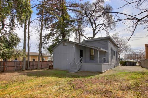 913 Court St, Woodland CA  95695-3520 exterior