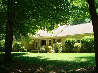 4181 Pin Oak Dr, Girard, PA 16417-1831
