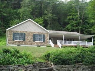 1611 River Rd, Galilee, PA 18415-3002