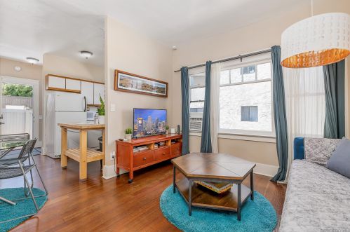 2129 B St, San Diego CA 92102-1848 exterior