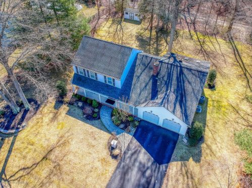 6 Burdge Dr, Middletown, NJ 07748-1860