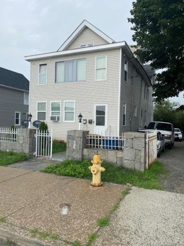 266 Seaview Ave, Bridgeport, CT 06607-2449
