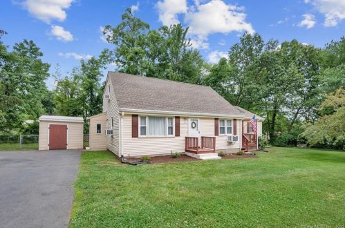 39 Florence Ln, Plainville, CT 06062-1051