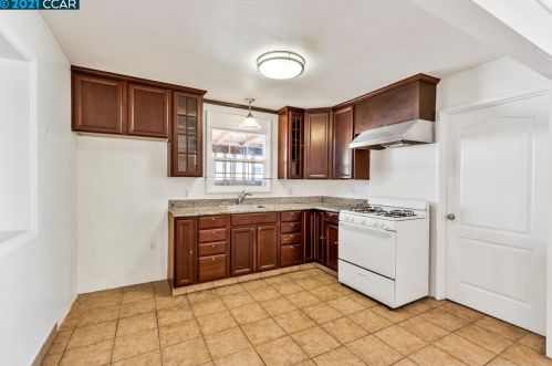 997 Hacienda Ave, San Lorenzo CA  94580-2856 exterior