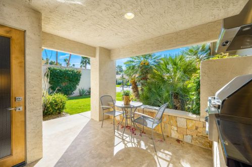 49826 Coachella Dr, La Quinta, CA 92253-2359