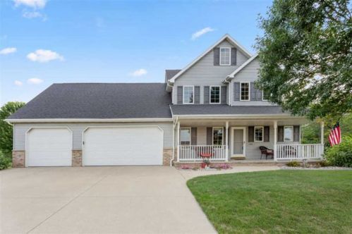 2901 Meadowview St, Kaukauna, WI 54130-3937