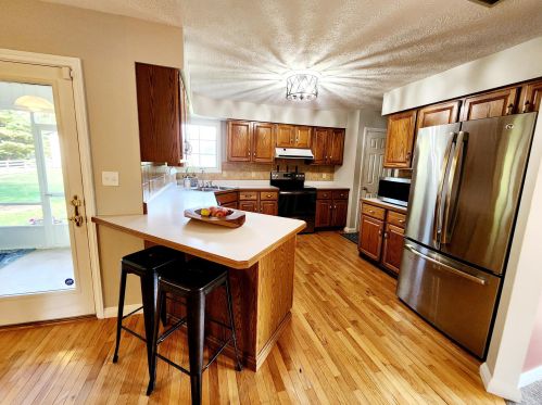 5985 Creek Rd, Washington Ch OH  43160-9726 exterior