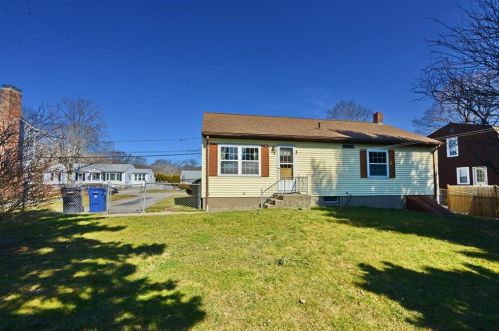 23 Rosemont Ave, Cumberland RI  02864-7518 exterior
