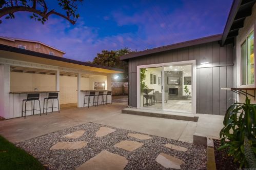 3862 Martha St, San Diego CA  92117-1817 exterior