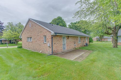 2219 Manhattan Blvd, Springfield OH  45504-4256 exterior