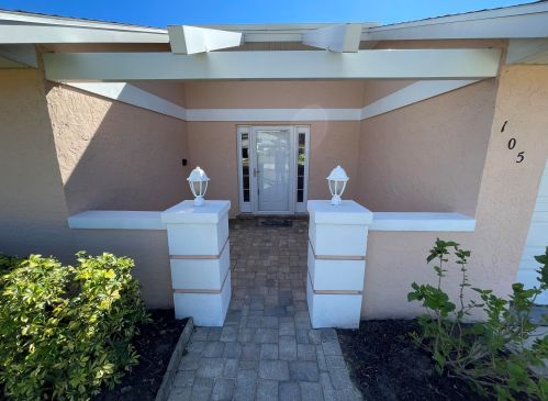 105 Grove Isle Pl, Vero Beach, FL 32962-8527